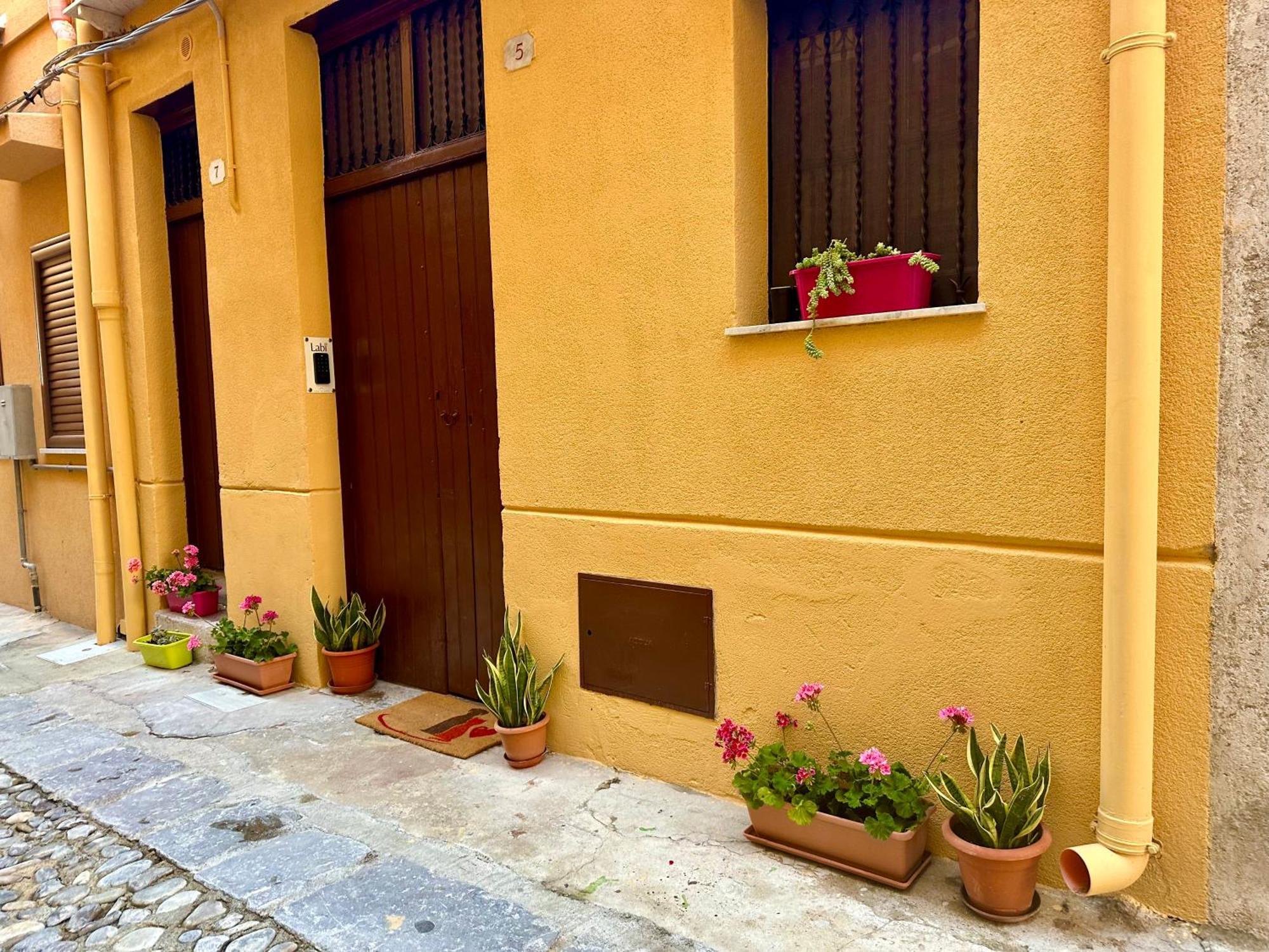 Casa Labi Apartment Termini Imerese Exterior photo